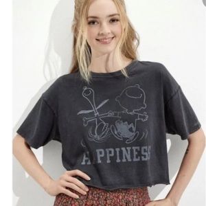 American Eagle Women’s Black X Peanuts Snoopy T-shirt Crop medium